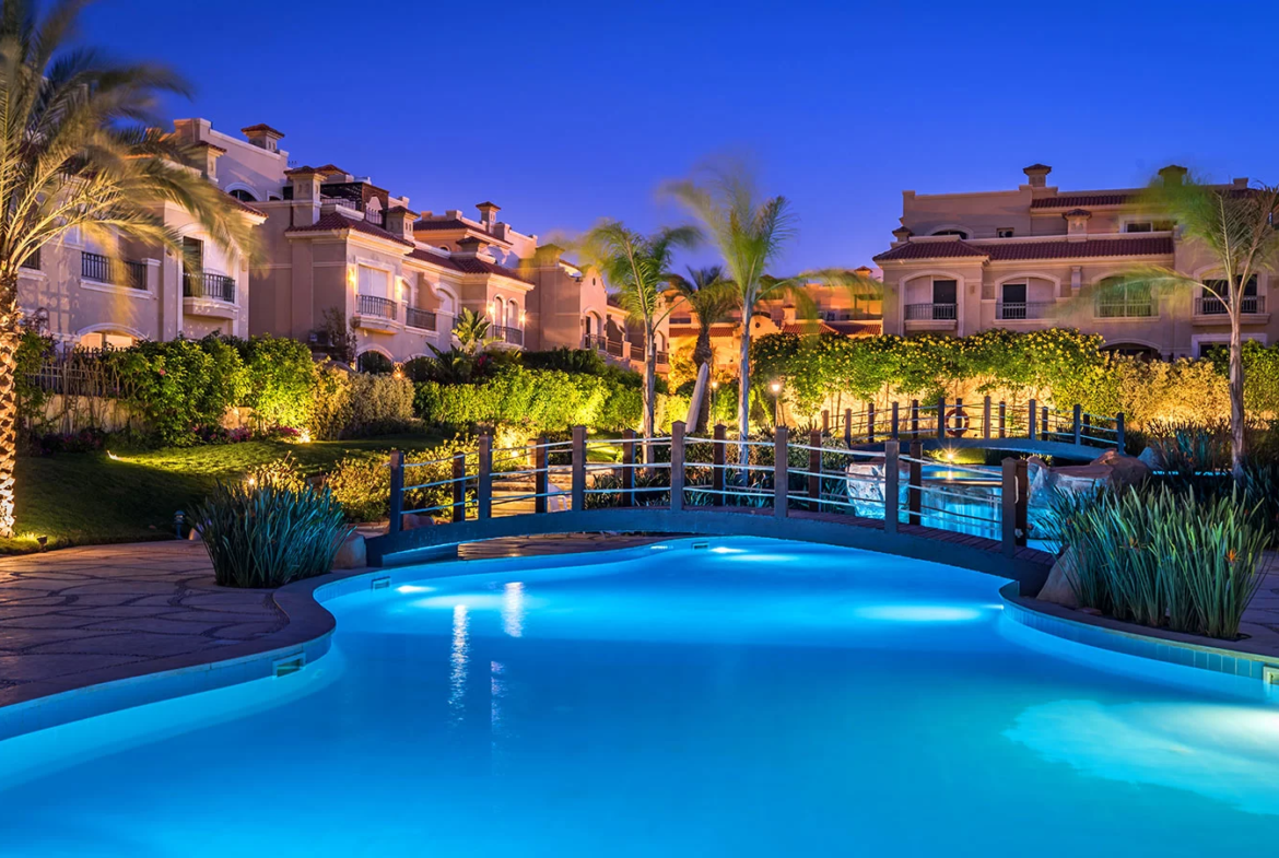 corner townhouses in el patio casa