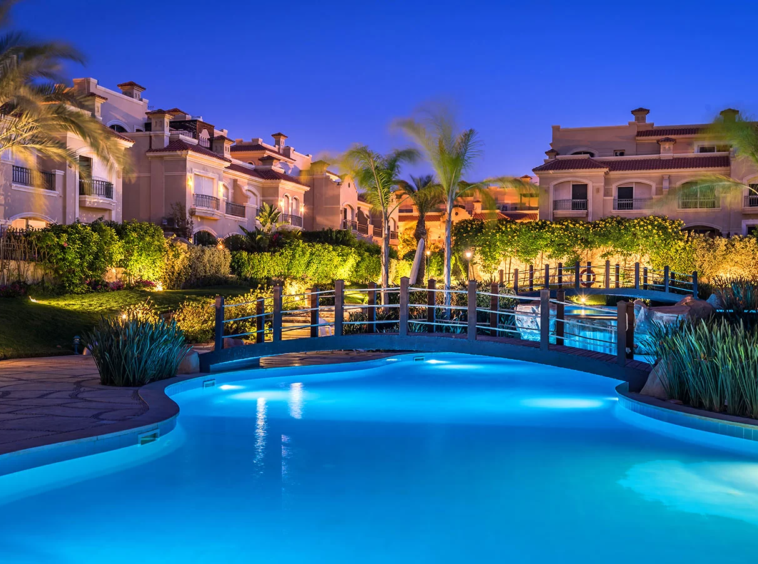 corner houses for sale in patio 5 east